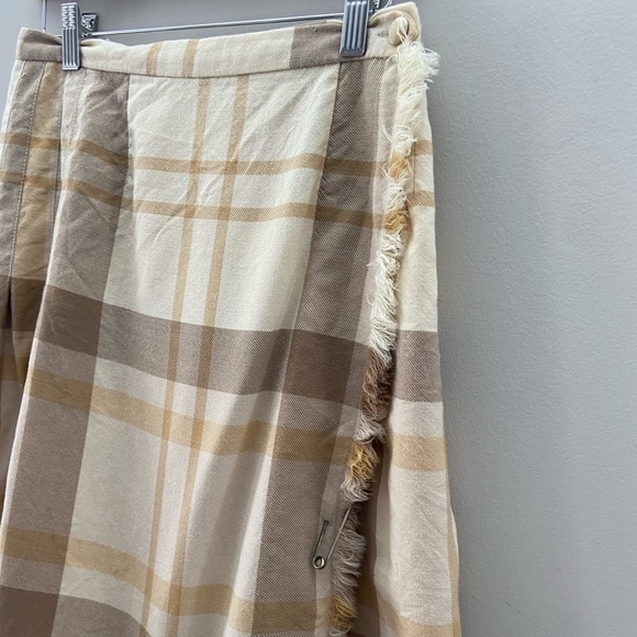 Vintage 70’s/80’s 100% Pure Wool Tan and Cream Women's Celtic Pleated Skirt - Picture 3 of 5